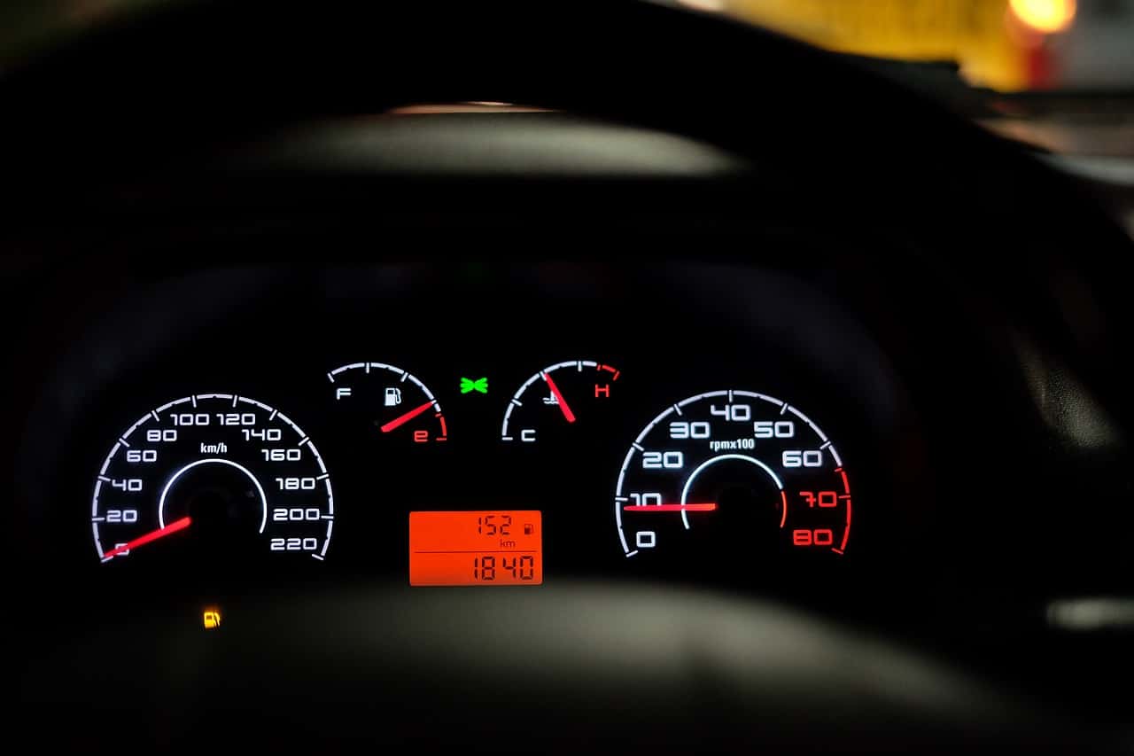 car dashboard, speedometer, speed-2667434.jpg